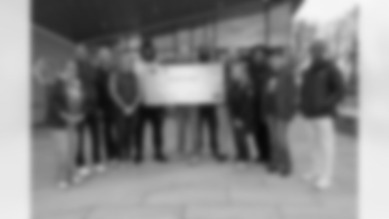 ThanksgivingTurkeys_112125ph11