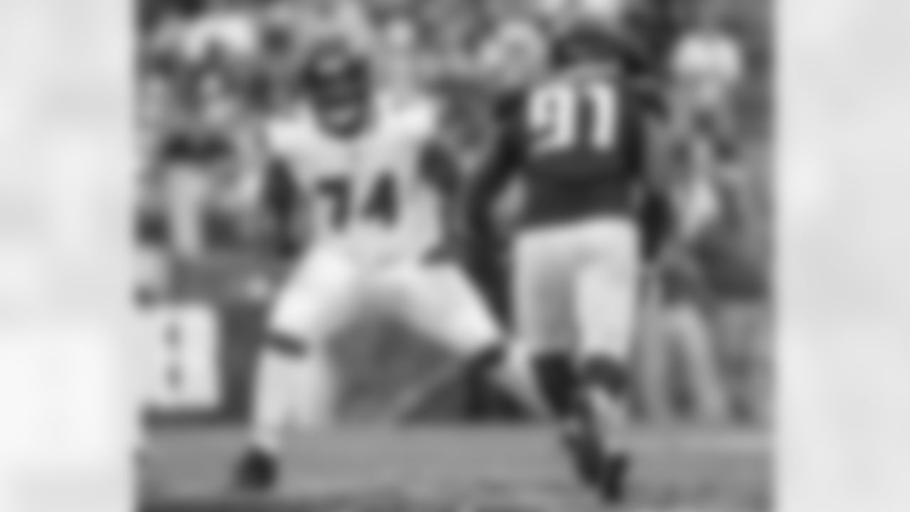 LT No. 2 Josh Jones
