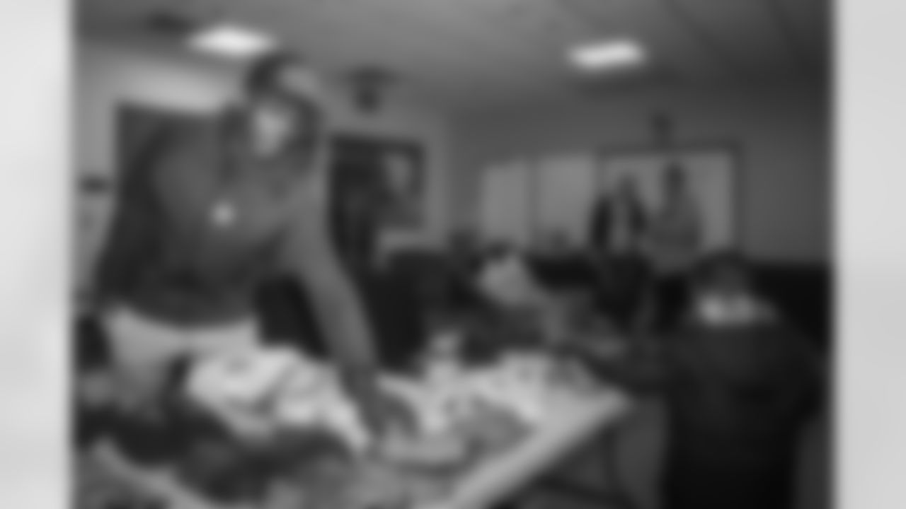 11132023 Terry McLaurin Thanksgiving Giveback EF46024