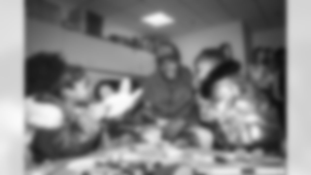 11132023 Terry McLaurin Thanksgiving Giveback EF45998