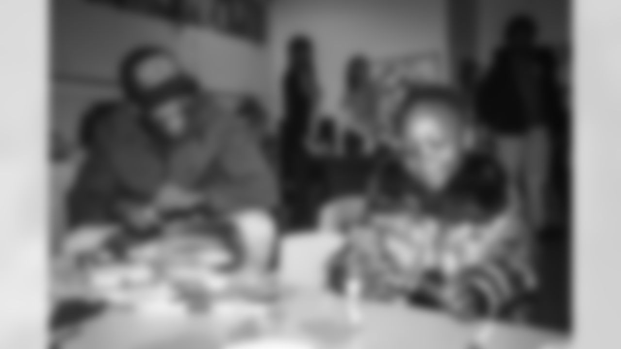 11132023 Terry McLaurin Thanksgiving Giveback EF46002