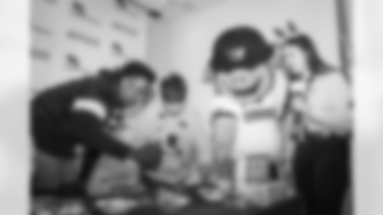 12182023 Milk & Cookies with the Rookies KC48258
