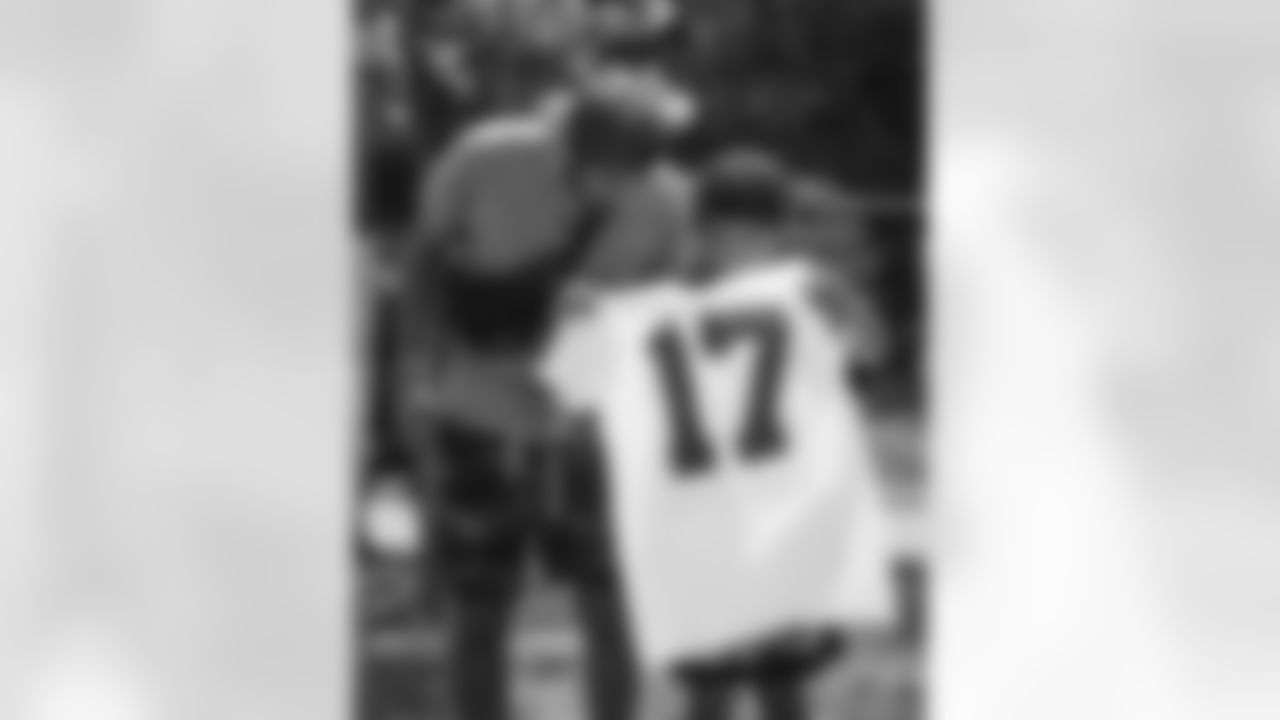 06172023 Terry McLaurin Youth Football Camp KC33277
