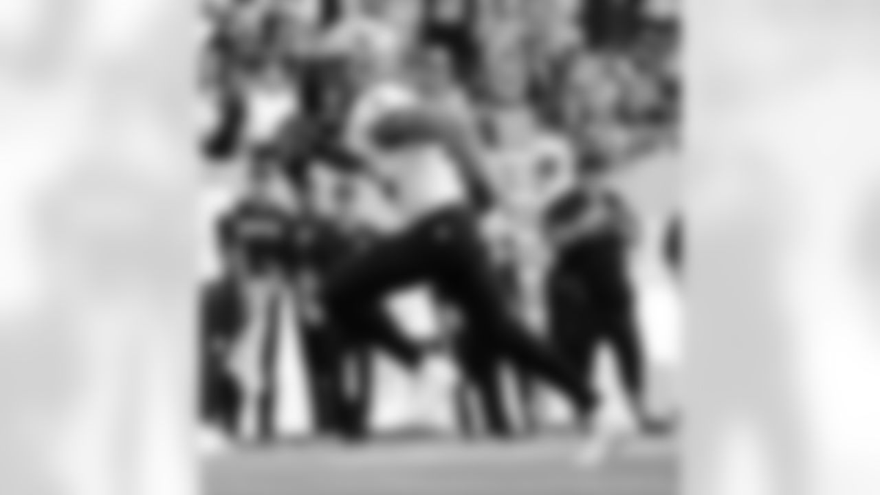 Check out the game action photos from the New Orleans Saints game against the Tennessee Titans for Week 17 of the 2025 NFL season on Dec. 28, 2025 at Nissan Stadium.