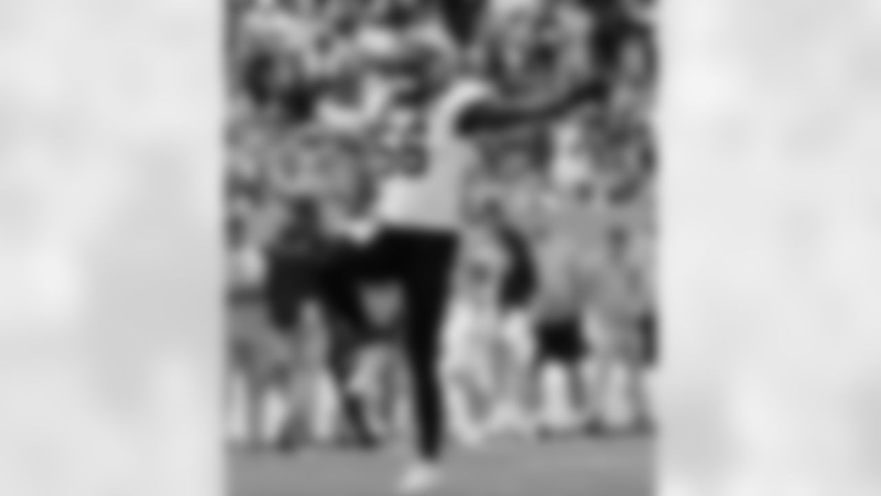 LB Demario Davis (56) in action during the New Orleans Saints game against the Tennessee Titans for Week 17 of the 2025 NFL season on Dec. 28, 2025 at Nissan Stadium.