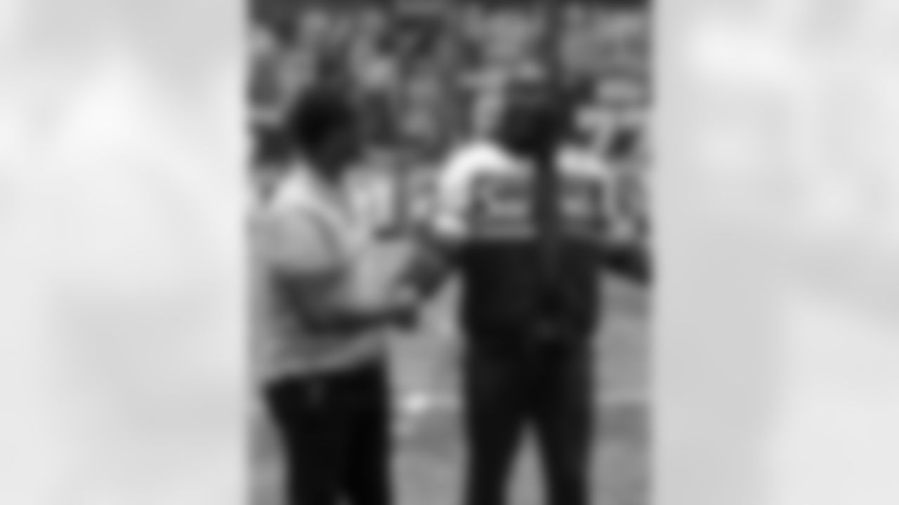 New Orleans Saints linebacker Demario Davis and his wife Tamela, alongside Devoted Dreamers and Ochsner Health, hosted a brunch and networking event for 2025 season micro-grant recipients on Saturday, Dec. 20, 2025 at the Ochsner Sports Performance Center. Following the event, recipients received tickets to attend the Saints' final home game of the season.