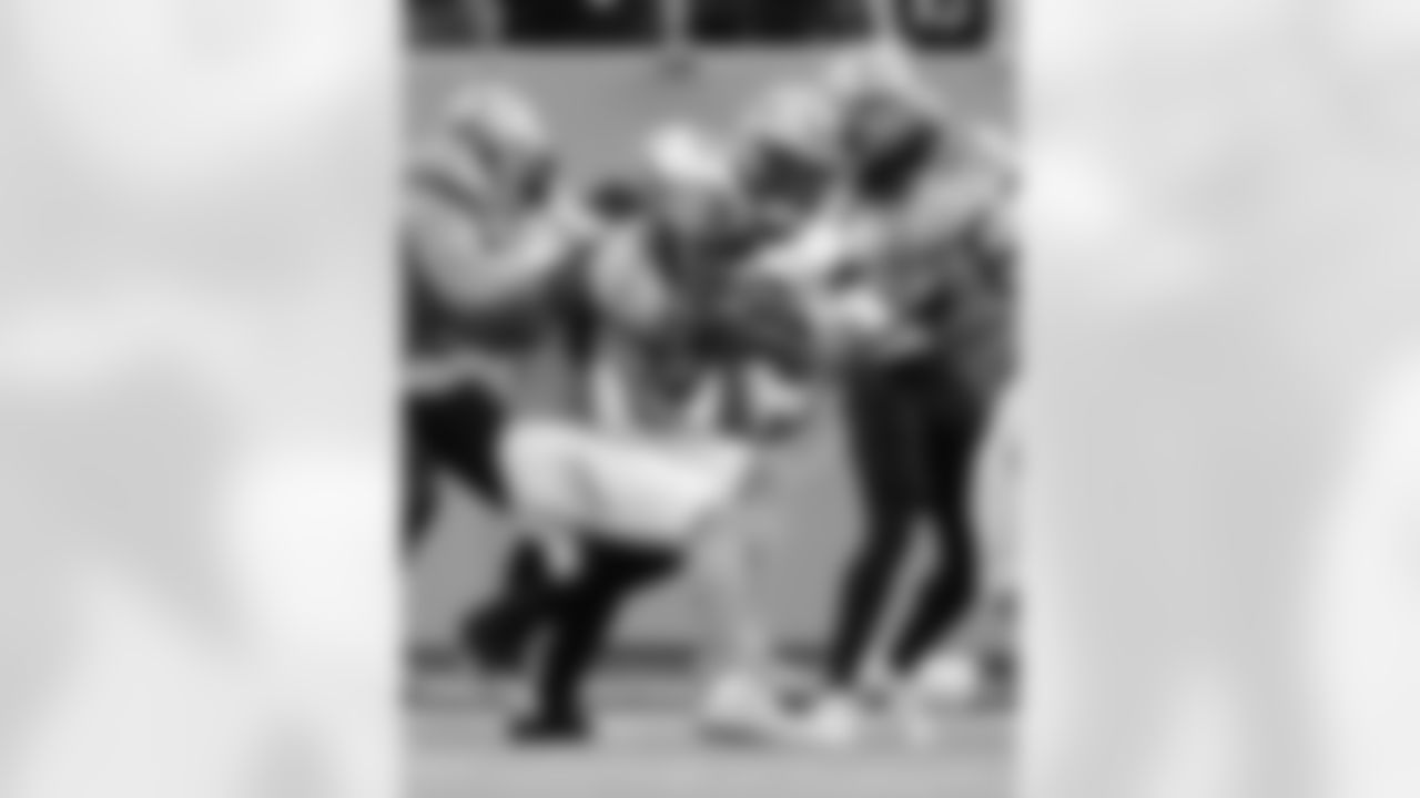 Check out the game action photos from the New Orleans Saints game against the Tennessee Titans for Week 17 of the 2025 NFL season on Dec. 28, 2025 at Nissan Stadium.