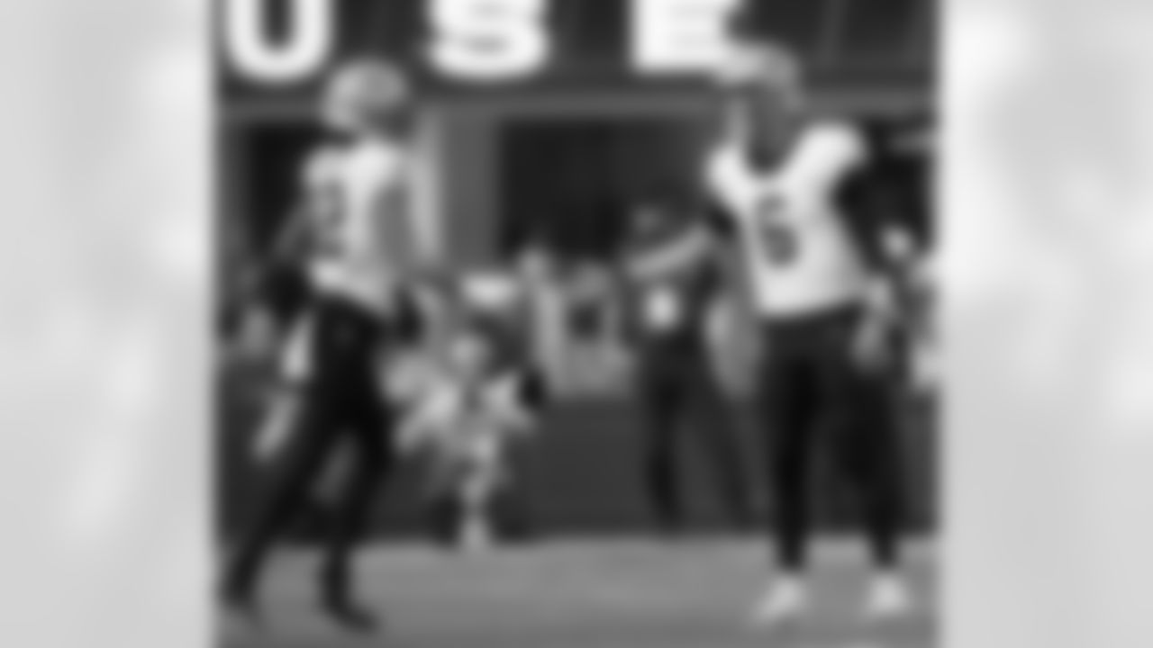 2025 Saints Regular Season

Rams 34 - Saints 10 (L)

All Images Copyright 
Michael C. Hebert  /New Orleans Saints