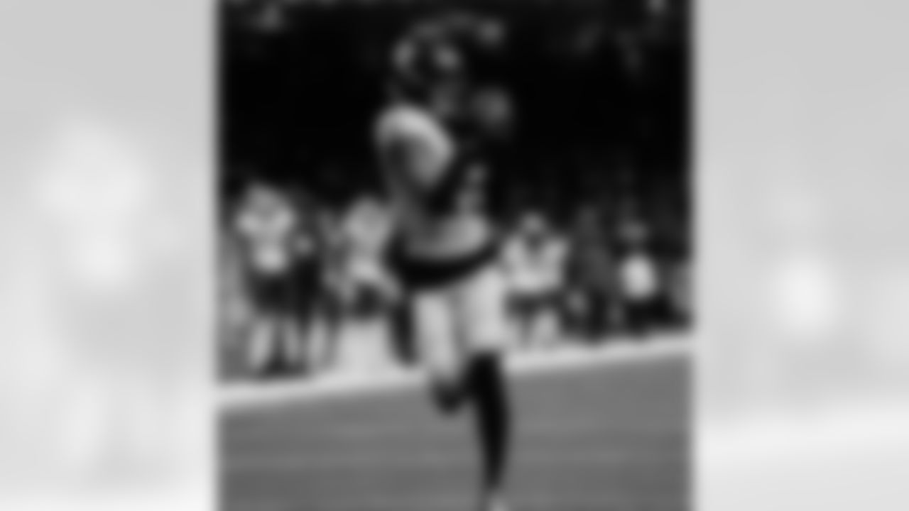 Check out the game action photos from the New Orleans Saints game against the New York Jets for Week 16 of the 2025 NFL season on Dec. 21, 2025 at the Caesars Superdome.