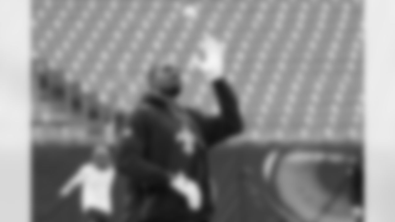 Check out the pregame photos from the New Orleans Saints game against the Carolina Panthers for Week 10 of the 2025 NFL season on Nov. 9, 2025 at Bank of America Stadium.