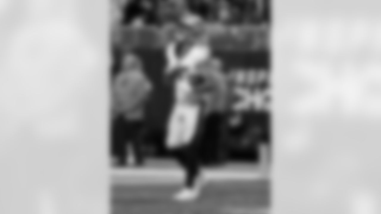 Check out the game action photos from the New Orleans Saints game against the Atlanta Falcons for Week 18 of the 2025 NFL season on Jan. 4, 2026 at Mercedes-Benz Stadium.