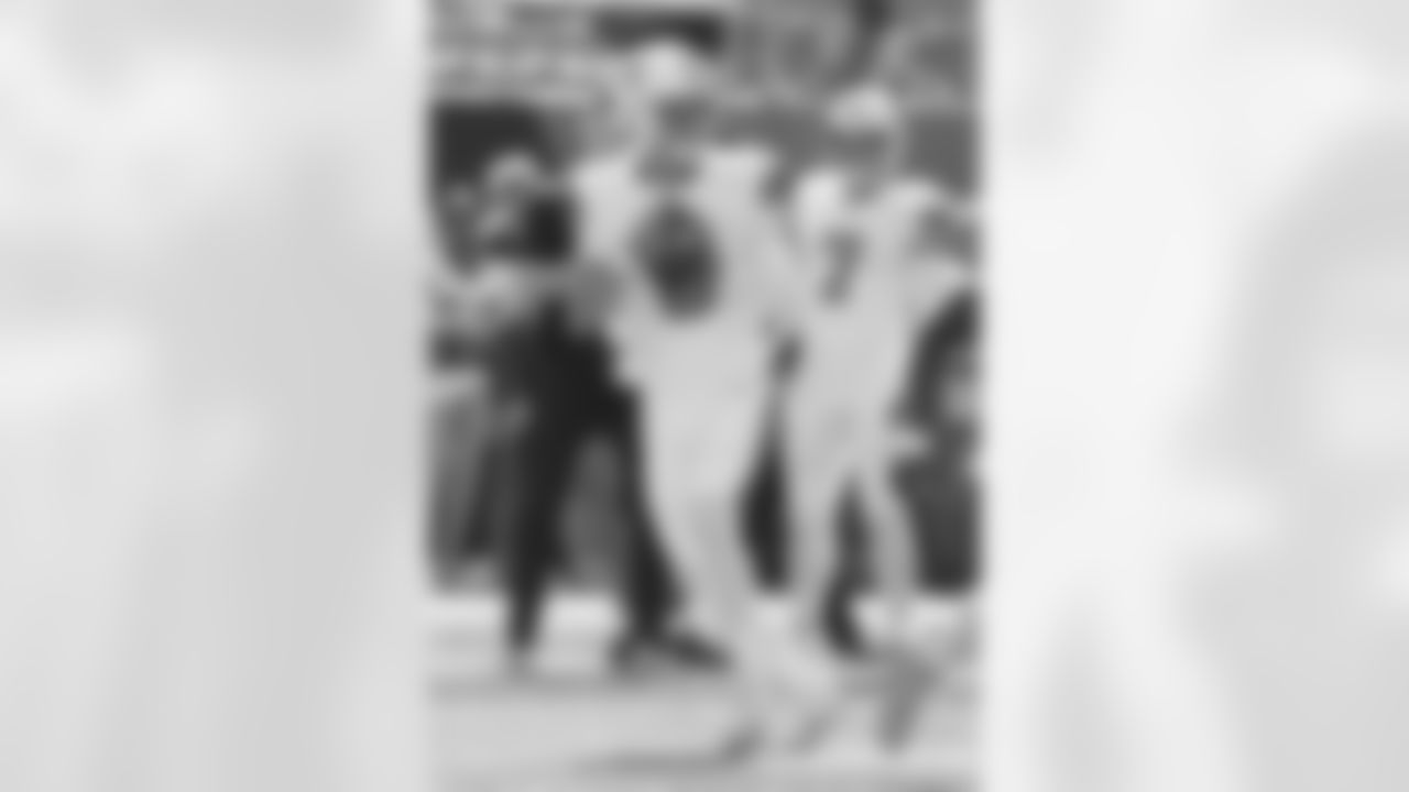 Check out the pregame photos from the New Orleans Saints game against the Carolina Panthers for Week 10 of the 2025 NFL season on Nov. 9, 2025 at Bank of America Stadium.