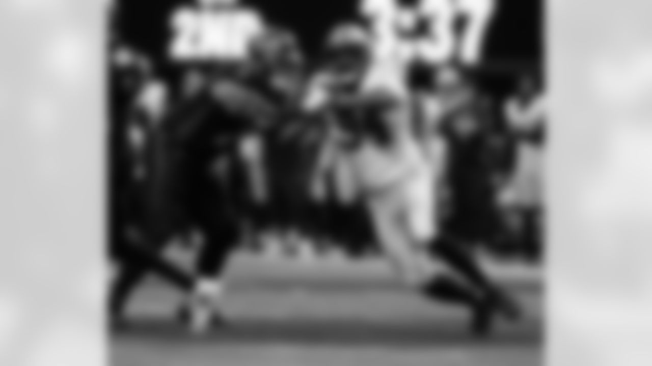 Check out the best photos of the New Orleans offense in their game against the Atlanta Falcons for Week 18 of the 2025 NFL season on Jan. 4, 2026 at Mercedes-Benz Stadium.