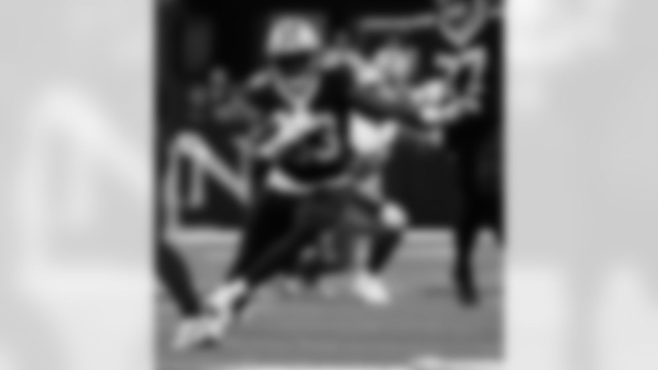 TE Juwan Johnson (83) carries during the New Orleans Saints game against the San Francisco 49ers for Week 2 of the 2025 NFL season on Sept. 14, 2025 at Caesars Superdome.