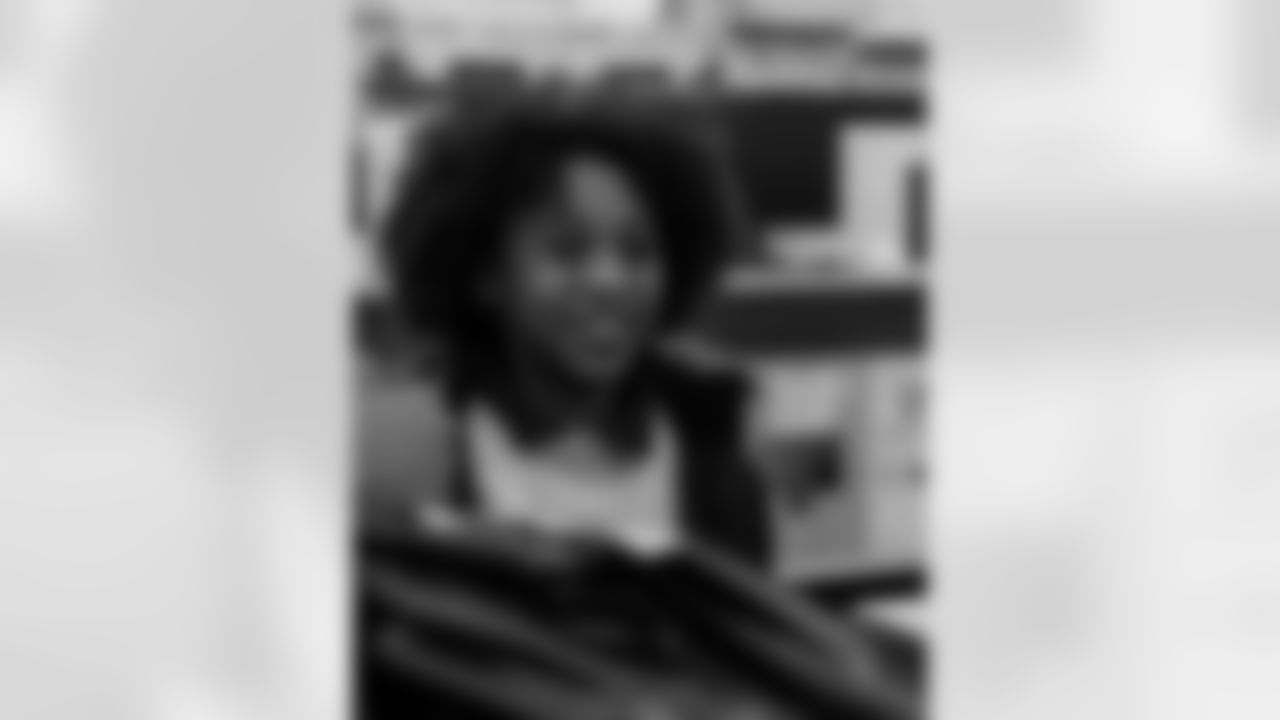 New Orleans Saints safety Justin Reid teamed up with Heroes of New Orleans for their annual holiday blitz shopping spree on Monday, Dec. 15, 2025.