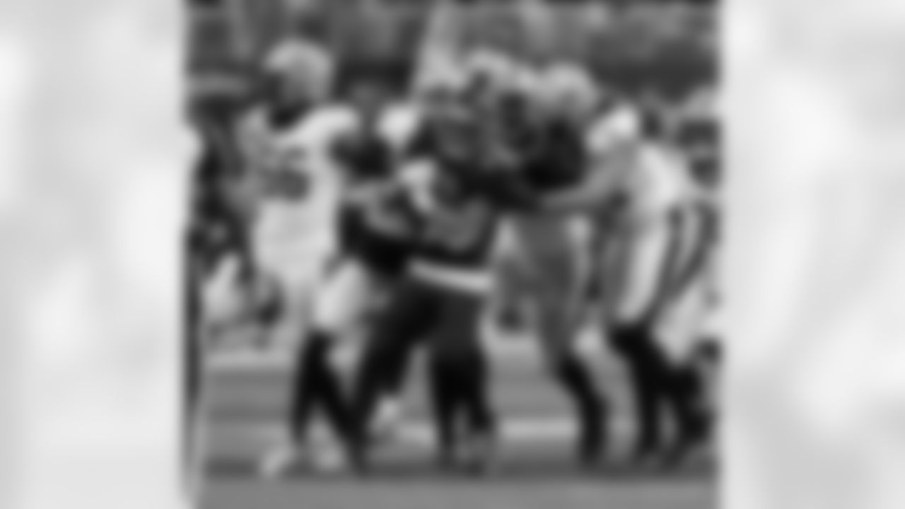 Check out the game action photos from the New Orleans Saints game against the Atlanta Falcons for Week 18 of the 2025 NFL season on Jan. 4, 2026 at Mercedes-Benz Stadium.