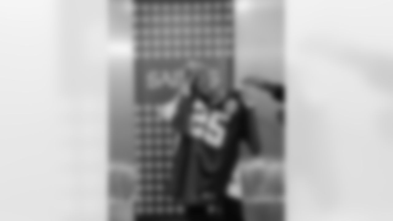 New Orleans Saints defensive end Cam Jordan surprised Angela "Mrs. Big O" Austin, our 2025 Saints Fan of the Year at the Ochsner Sports Performance Center. Angela will represent Saints fans at Super Bowl LX in San Francisco.