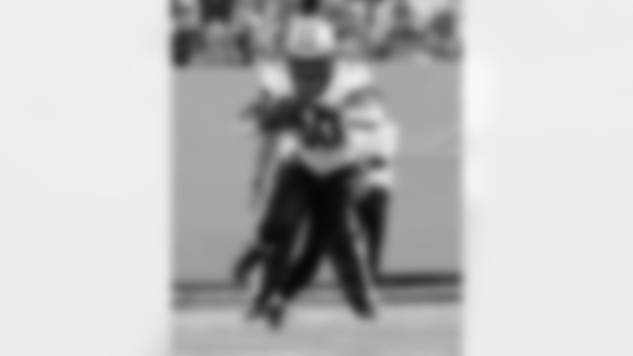 Check out the game action photos from the New Orleans Saints game against the Tennessee Titans for Week 17 of the 2025 NFL season on Dec. 28, 2025 at Nissan Stadium.