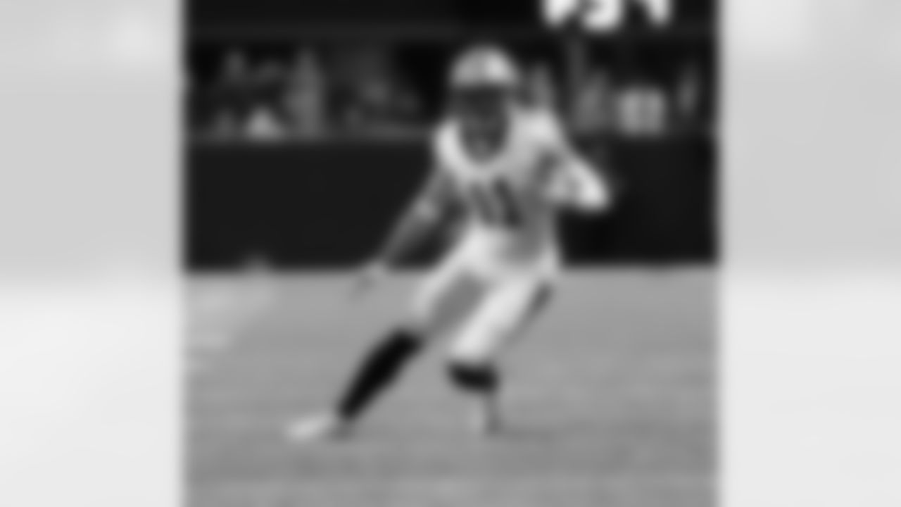 Check out the best photos of the New Orleans offense in their game against the Atlanta Falcons for Week 18 of the 2025 NFL season on Jan. 4, 2026 at Mercedes-Benz Stadium.