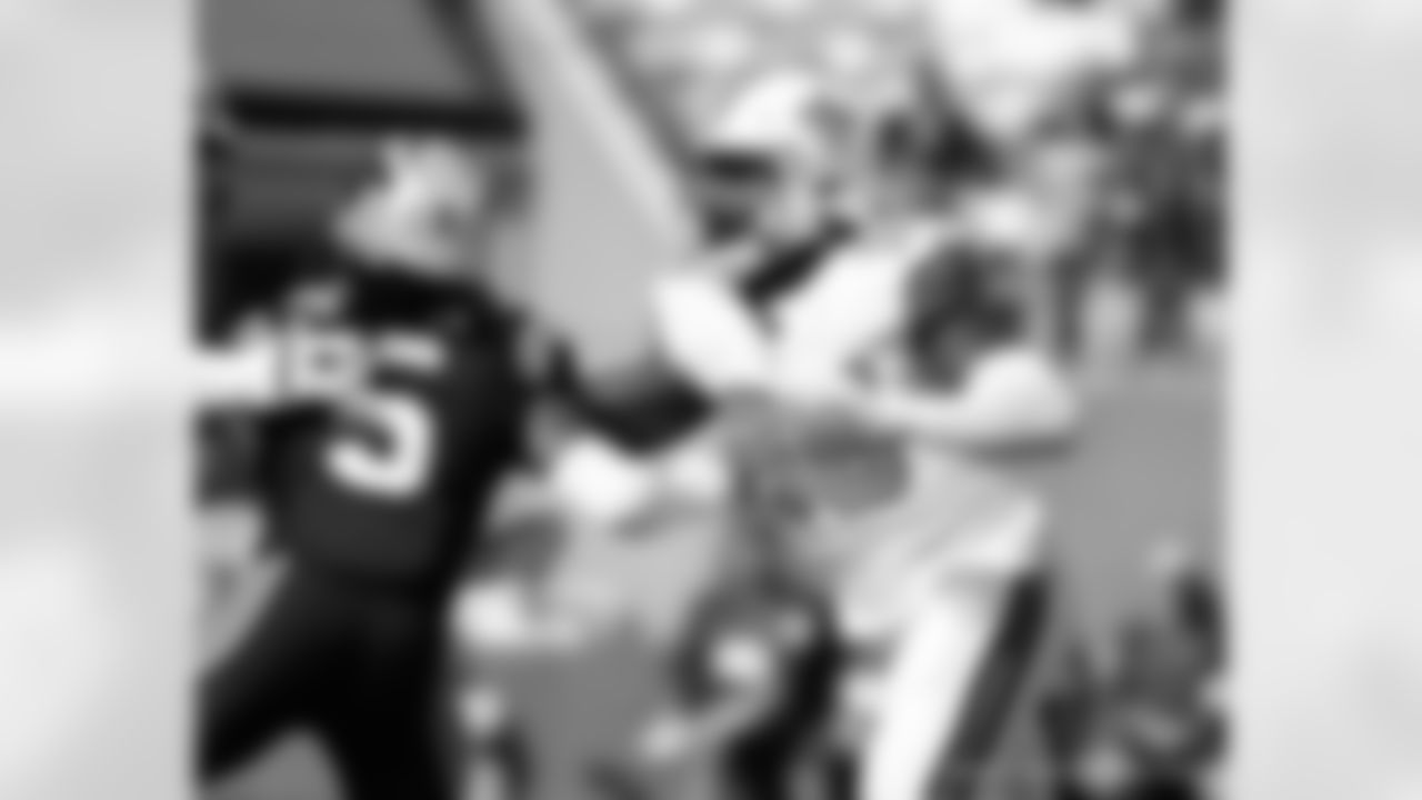 Check out the game action photos from the New Orleans Saints game against the Carolina Panthers for Week 10 of the 2025 NFL season on Nov. 9, 2025 at Bank of America Stadium.