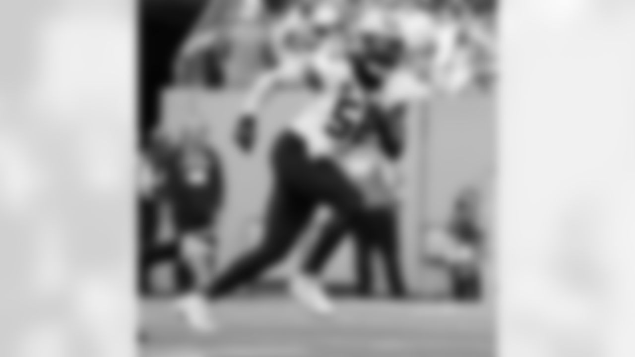 Check out the game action photos from the New Orleans Saints game against the Tennessee Titans for Week 17 of the 2025 NFL season on Dec. 28, 2025 at Nissan Stadium.