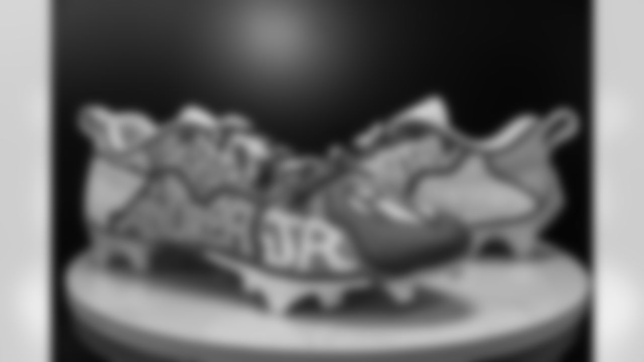 Get a preview as New Orleans Saints owner Gayle Benson, players and coaches honor their personal causes and foundations for the 2025 NFL My Cause My Cleats initiative during their Week 12 game against the Atlanta Falcons.
Brandin Cooks: Hotel Hope | Artist: Sandi DeMeo