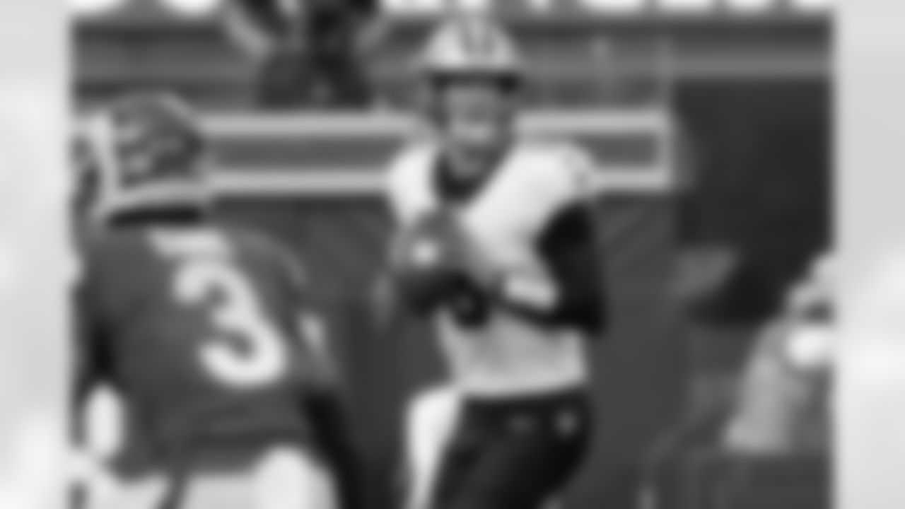 Check out the game action photos from the New Orleans Saints game against the Los Angeles Rams for Week 9 of the 2025 NFL season on Nov. 2, 2025 at SoFi Stadium.