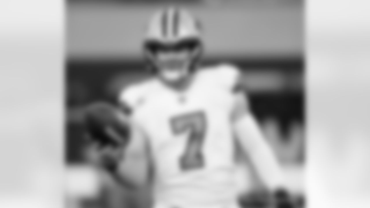 Check out the pregame warm-ups from the New Orleans Saints game against the Los Angeles Rams in Week 16 of the 2023 NFL season.