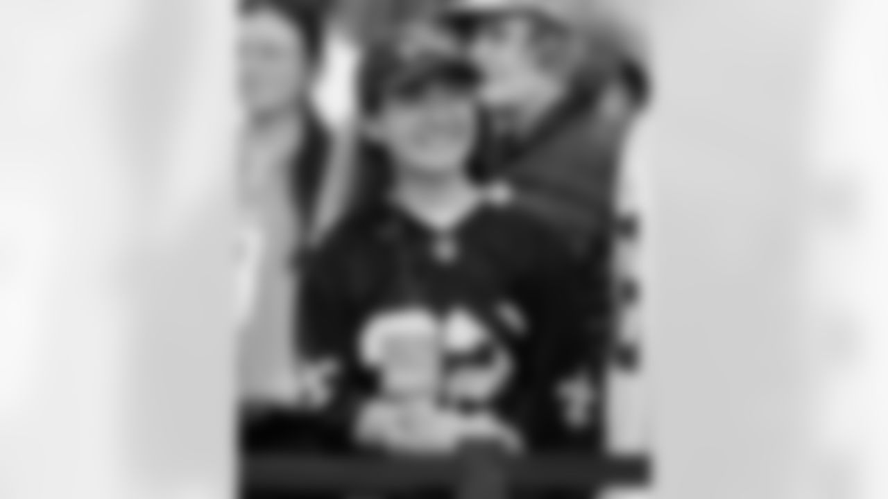 Check out the best fan photos during the New Orleans Saints game against the Tennessee Titans for Week 17 of the 2025 NFL season on Dec. 28, 2025, at Nissan Stadium.