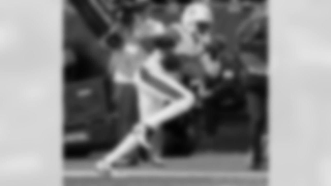 Check out the game action photos from the New Orleans Saints game against the Carolina Panthers for Week 10 of the 2025 NFL season on Nov. 9, 2025 at Bank of America Stadium.