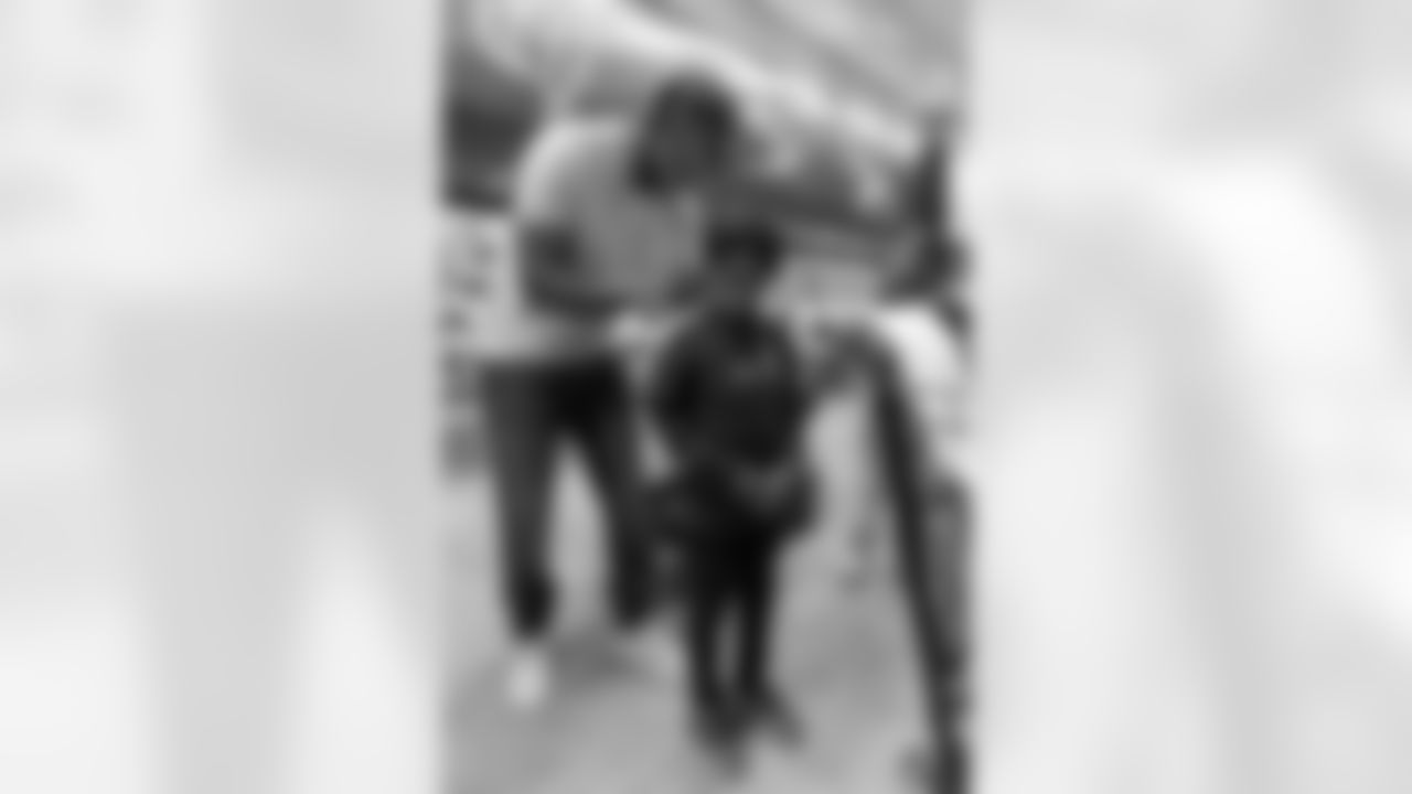 New Orleans Saints safety Justin Reid hosted his annual "Justin's Thanksgiving Grocery Grab" shopping spree for local shoppers on Nov. 24, 2025. Saints safety Terrell Burgess assisted their teammate during the event.