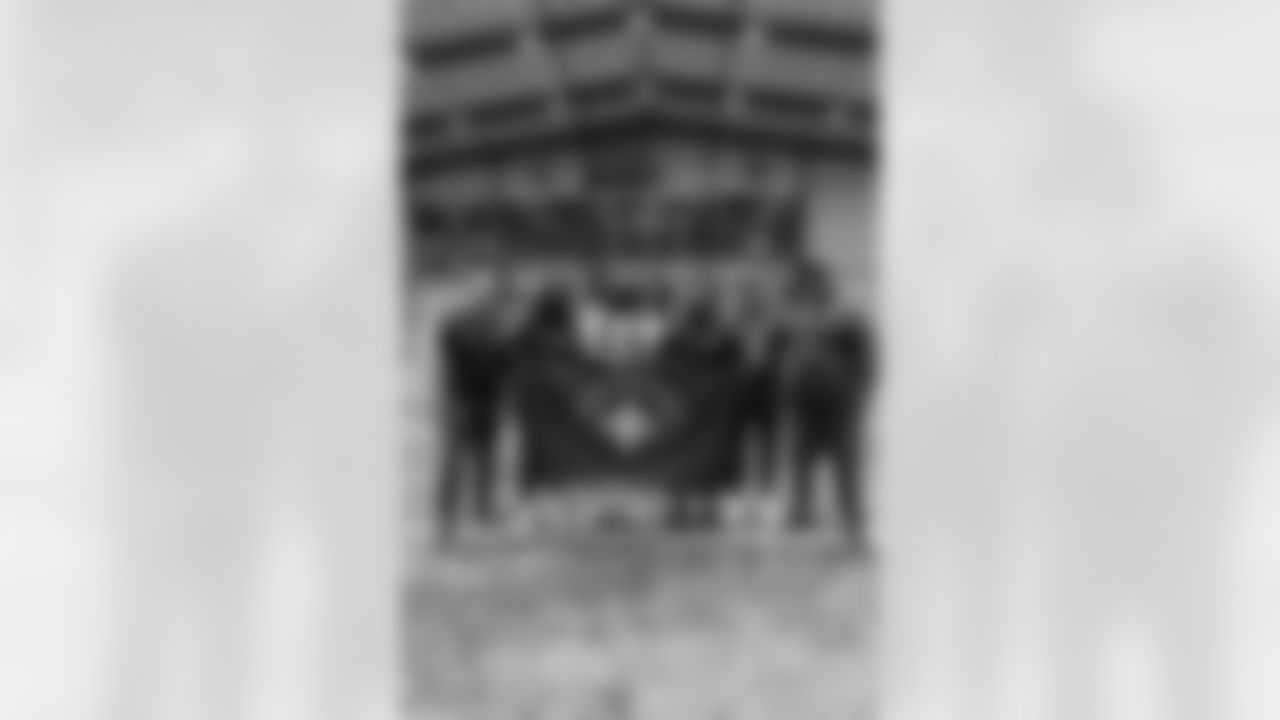 New Orleans Saints head coach Kellen Moore and Saints players welcomed the Paris Musketeers to the Ochsner Sports Performance Center on Saturday, November 22, 2025.