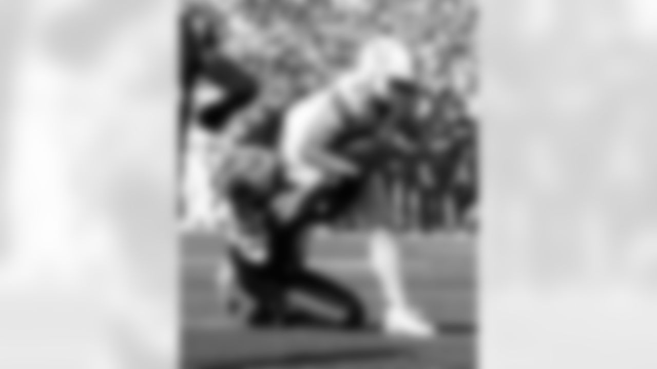 Check out the game action photos from the New Orleans Saints game against the Carolina Panthers for Week 10 of the 2025 NFL season on Nov. 9, 2025 at Bank of America Stadium.