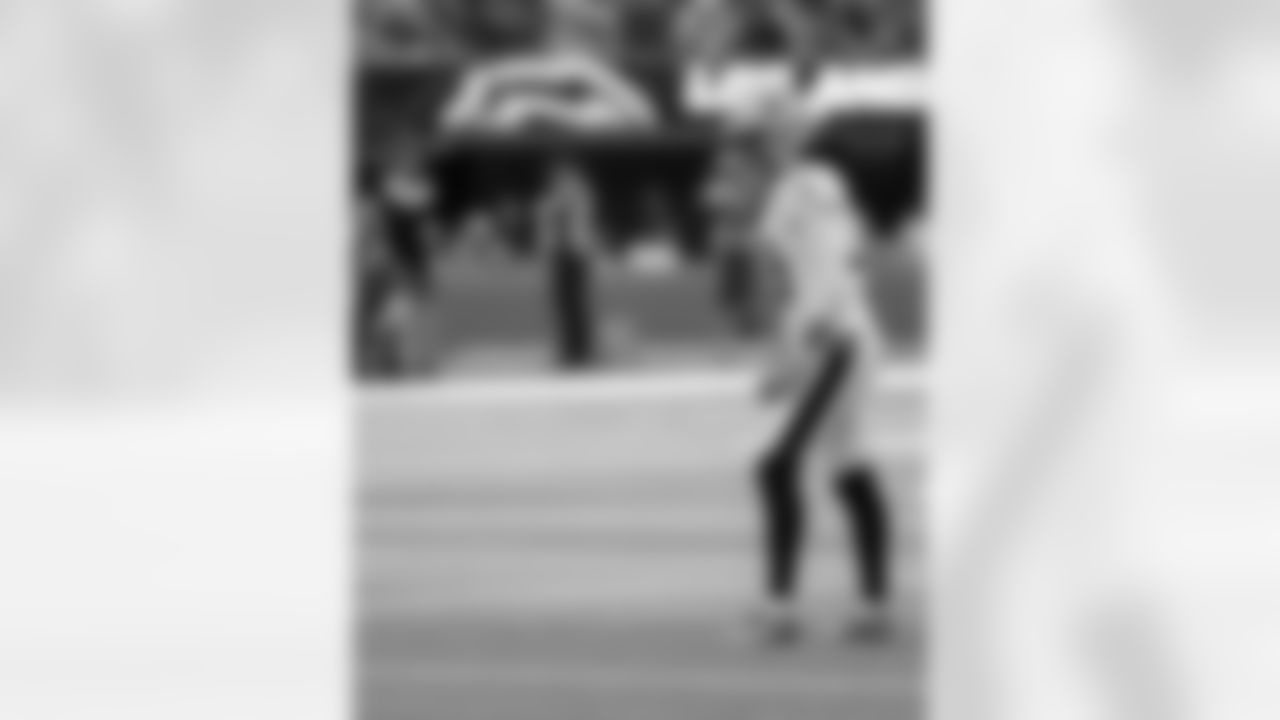 Check out the game action photos from the New Orleans Saints game against the Los Angeles Chargers in Week 1 of the 2025 NFL preseason.