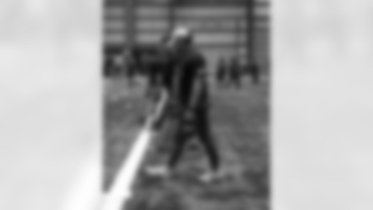 New Orleans Saints and Verizon hosted an MVP community workout with Saints legends Devery Henderson, Garrett Hartley, and Michael Lewis at the Ochsner Sports Performance Center on Wednesday, Nov. 19, 2025.