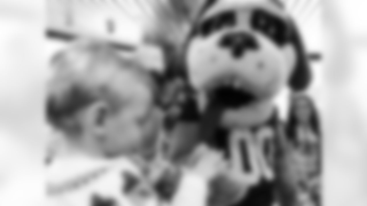 New Orleans Saints owner and Pelicans governor Gayle Benson showed her generosity around the Gulf South in December with several 2025 Month of Giving holiday visits with local organizations and families.