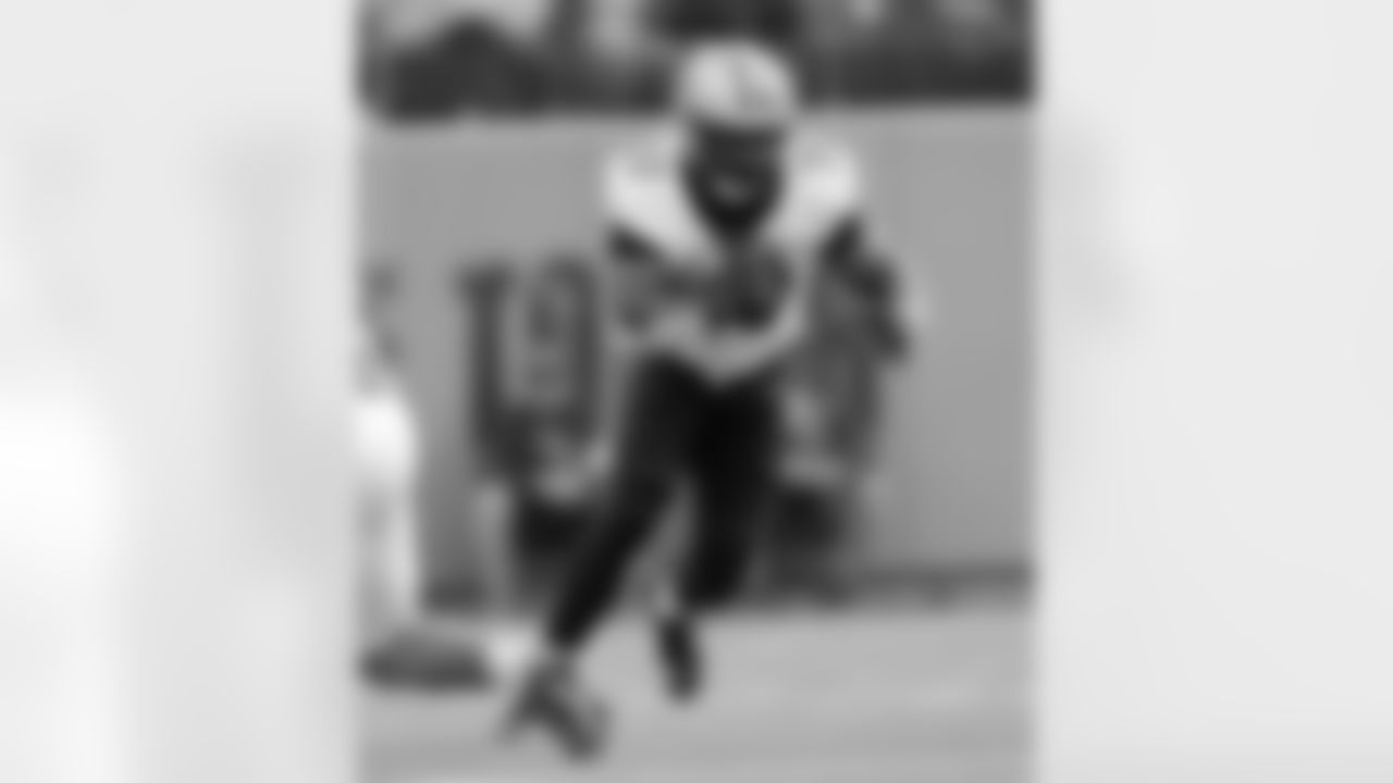 Check out the game action photos from the New Orleans Saints game against the Tennessee Titans for Week 17 of the 2025 NFL season on Dec. 28, 2025 at Nissan Stadium.