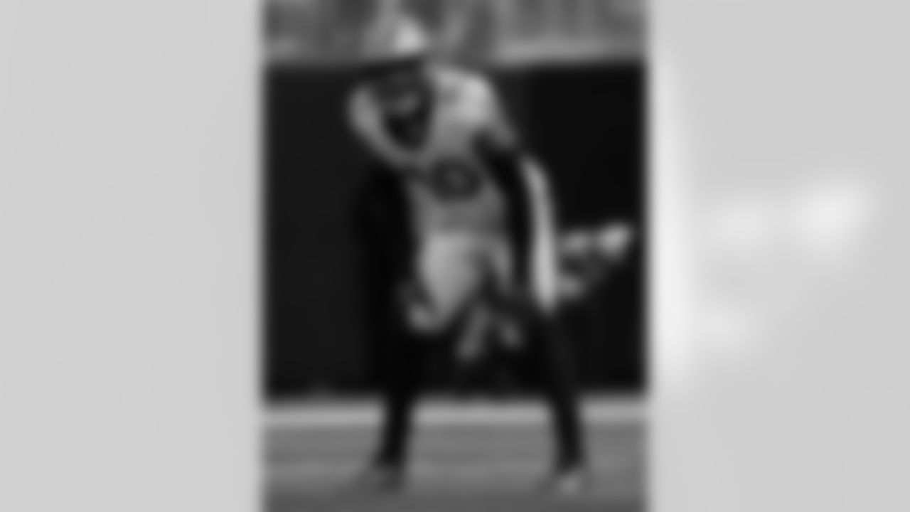 Check out the game action photos from the New Orleans Saints game against the Atlanta Falcons for Week 18 of the 2025 NFL season on Jan. 4, 2026 at Mercedes-Benz Stadium.