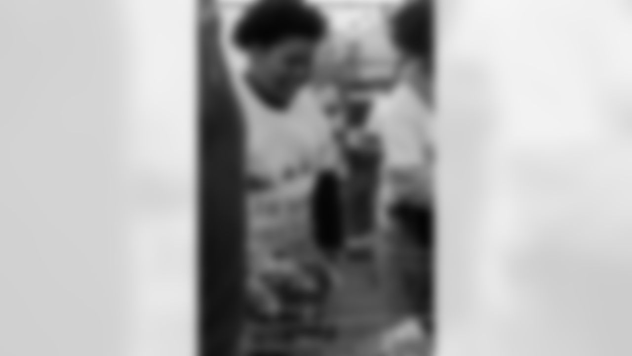 New Orleans Saints safety Justin Reid teamed up with Heroes of New Orleans for their annual holiday blitz shopping spree on Monday, Dec. 15, 2025.