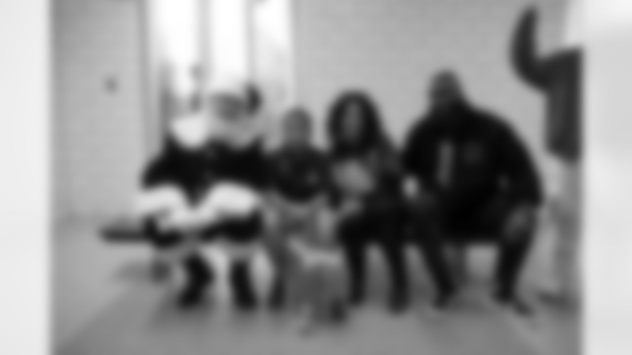 New Orleans Saints linebacker Demario Davis and his wife Tamela, through their Devoted Dreamers Foundation, teamed up with the Beignet Fest Foundation to gift holiday presents to 50 kids from Camp Benny on Wednesday, Dec. 10, 2025.