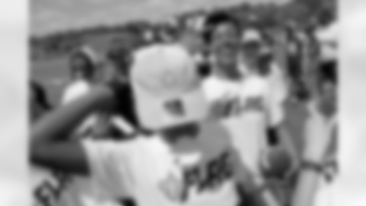 New Orleans Saints linebacker Demario Davis joined young athletes for a Play Football Experience and Flag Football clinic in Paris, France on Saturday, July 12, 2025.