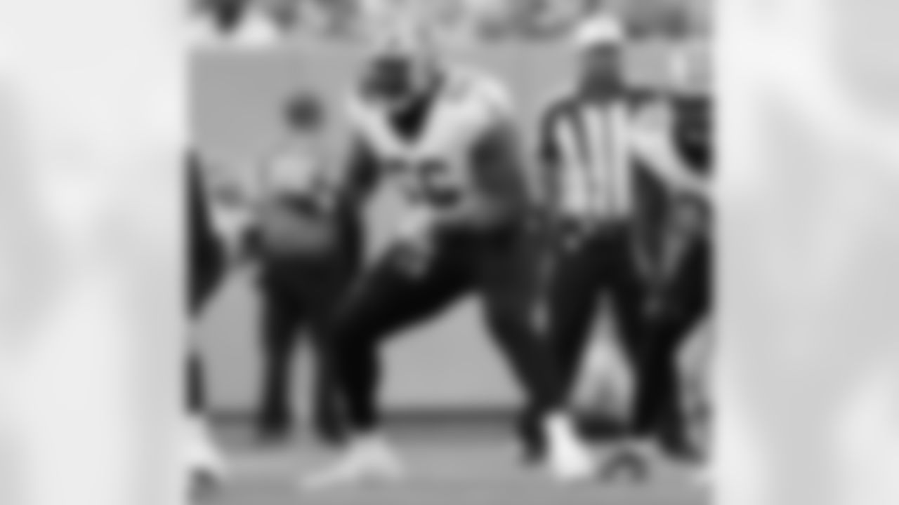 Check out the game action photos from the New Orleans Saints game against the Tennessee Titans for Week 17 of the 2025 NFL season on Dec. 28, 2025 at Nissan Stadium.