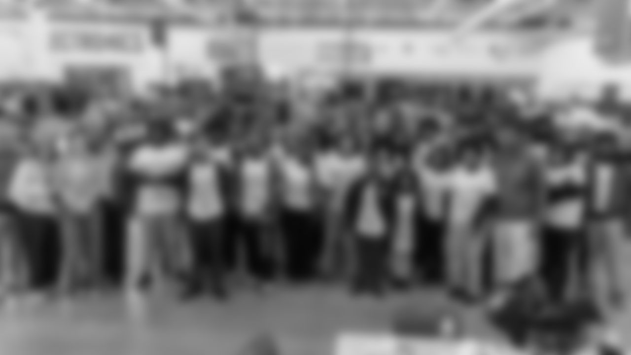 New Orleans Saints safety Justin Reid teamed up with Heroes of New Orleans for their annual holiday blitz shopping spree on Monday, Dec. 15, 2025.