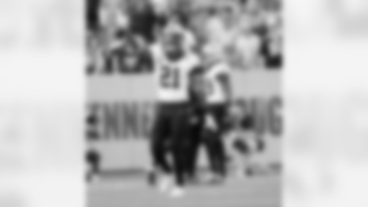 Check out the game action photos from the New Orleans Saints game against the Tennessee Titans for Week 17 of the 2025 NFL season on Dec. 28, 2025 at Nissan Stadium.