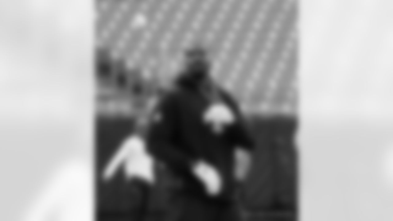 Check out the pregame photos from the New Orleans Saints game against the Carolina Panthers for Week 10 of the 2025 NFL season on Nov. 9, 2025 at Bank of America Stadium.