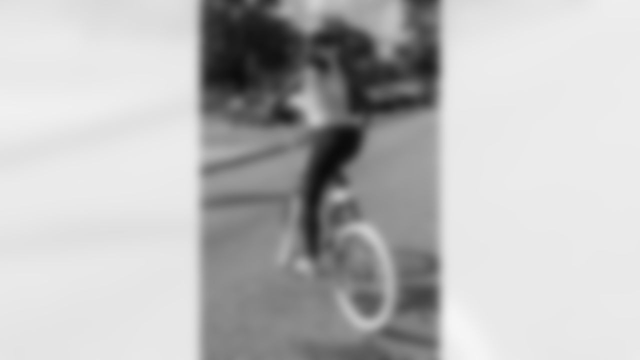 New Orleans Saints defensive tackle Davon Godchaux hosted a holiday bike giveaway on Saturday, Dec. 20, 2025 in Plaquemine, Louisiana, providing children with bicycles to celebrate Christmas and spread holiday cheer in the community.