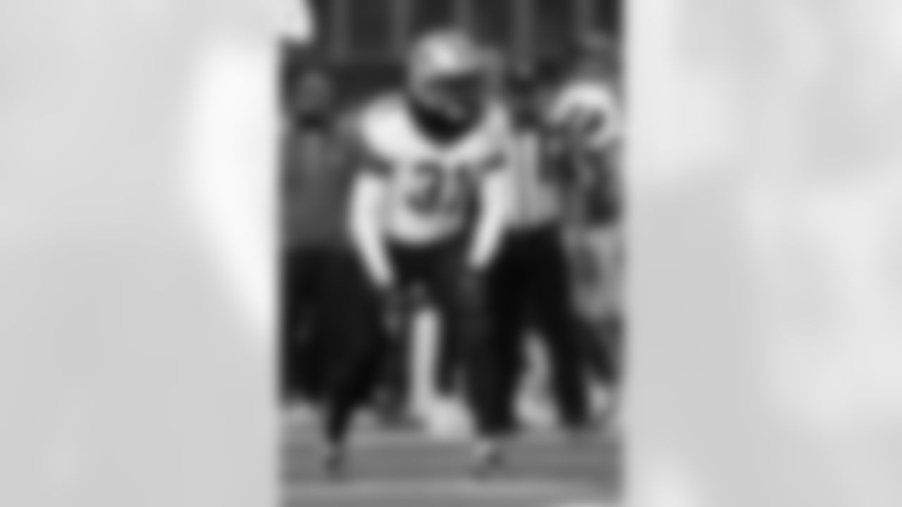 Check out the game action photos from the New Orleans Saints game against the Los Angeles Rams for Week 9 of the 2025 NFL season on Nov. 2, 2025 at SoFi Stadium.