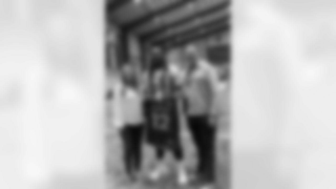 New Orleans Saints head coach Kellen Moore and Saints players welcomed the Paris Musketeers to the Ochsner Sports Performance Center on Saturday, November 22, 2025.