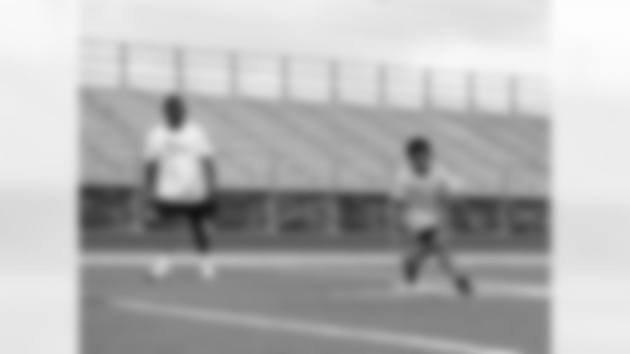 Gallery-Davon-Godchaux-NFLPA-Youth-Camp-060725-39