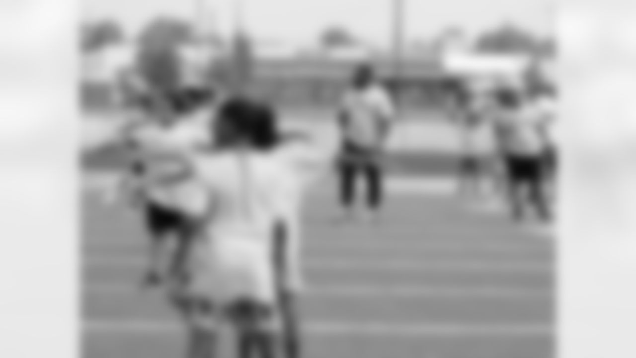 Gallery-Davon-Godchaux-NFLPA-Youth-Camp-060725-44